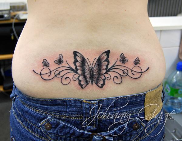 Parte inferior das costas tatuagem de borboleta design para as mulheres do Seu lindo desenhos para as mulheres