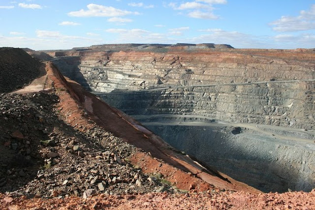 The Super Pit, Kalgoorlie, Western Australia - © CKoenig