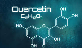 Quercetin is a flavonoid found in a variety of plants that acts as an antioxidant and has anti-inflammatory effects.
