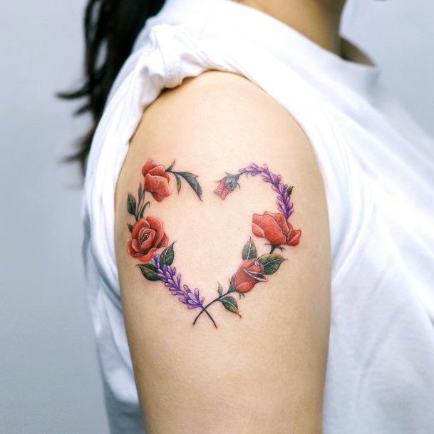 Tatuagens de guirlanda: 50 inspirações delicadas e elegantes