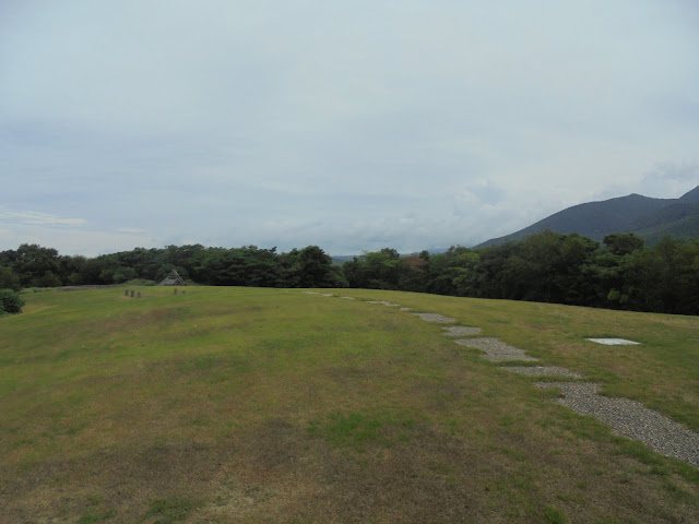 洞ノ原地区の芝生け広場