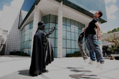 Vadering US Meme Star Wars Nerd Power Lado Negro da Força Enforcando Alguém