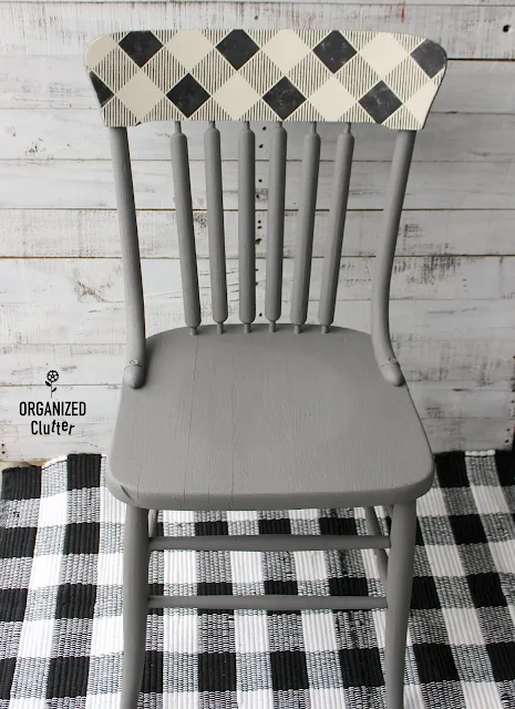 A Garage Sale Dining Chair Upcycle With Pillow #buffalocheck #buffaloplaid #upcycle #oldsignstencils #dixiebellepaint #stencil