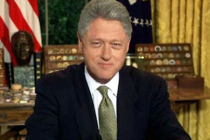 Bill Clinton Pension Dari Presiden Amerika Serikat Di Tahun 2001