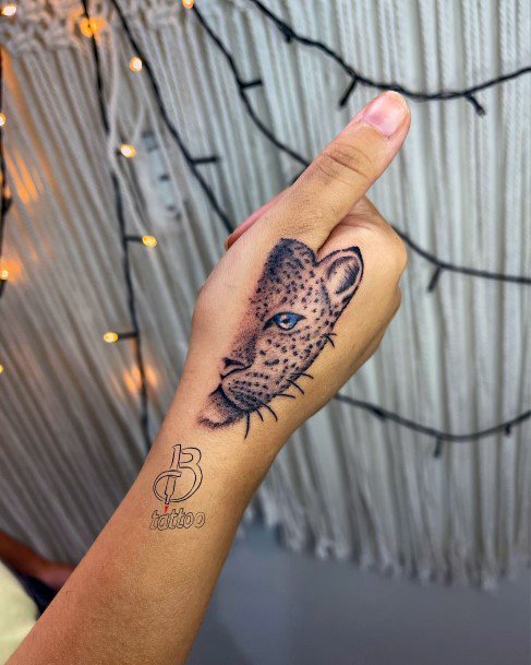 Tatuagens de animais - 140 ideias femininas