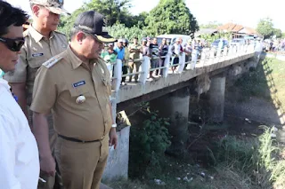 Bupati Indramayu Pantau langsung Kualitas Perbaikan Pintu Air