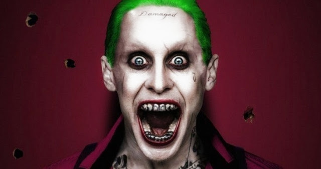 El Joker y su curioso aspecto, interpretado por Jared Leto