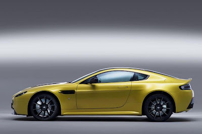 Aston Martin V12 Vantage S (2013) Side