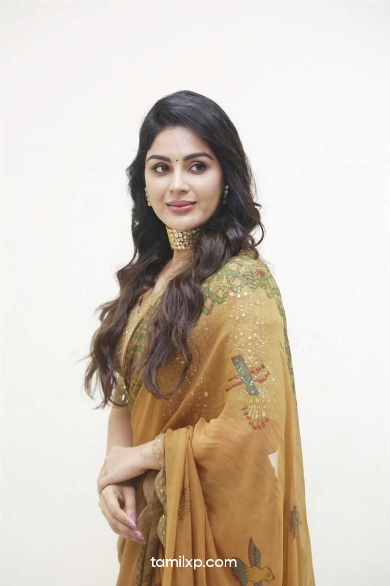 Telugu Actress Samyuktha Menon photos