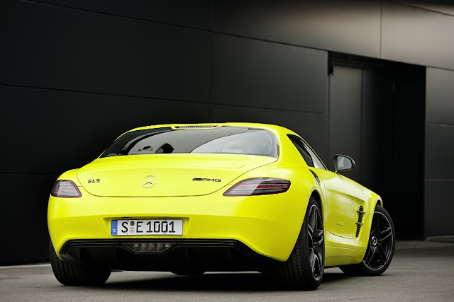 2011 mercedes benz sls amg e cell concept rear angle view 2011 Mercedes Benz SLS AMG E Cell