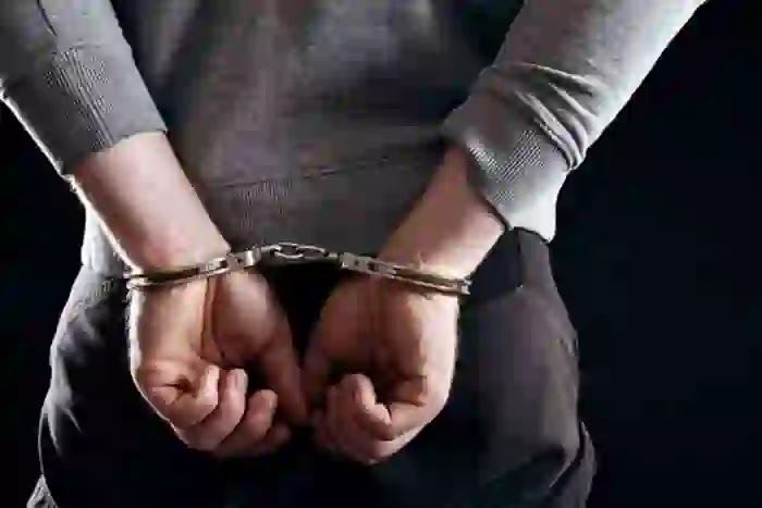 Four held for stealing gold and Cash, Palakkad, News, Robbery, Police, Arrested, CCTV, Kerala
