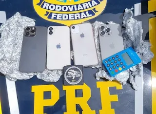 Em Nova Fátima, PRF recupera 8 aparelhos celulares