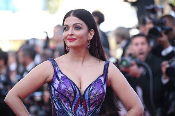 Aishwarya rai spicy cleavage images in butterfly dress 