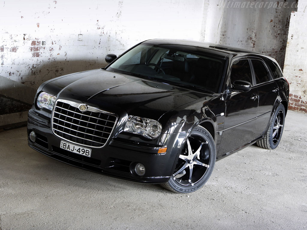 Chrysler 300C Touring Car Review