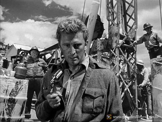 Kirk Douglas em A Montaha dos Sete Abutres, de Billy Wilder