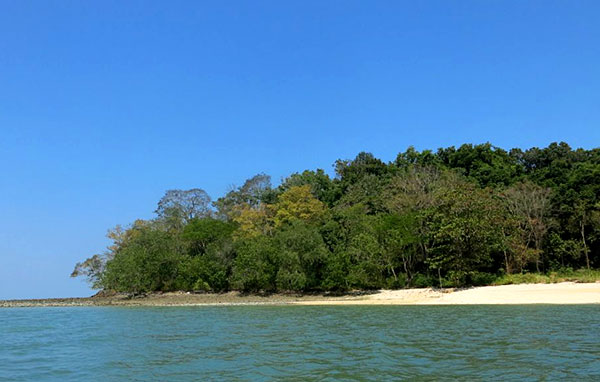 Jemuruk Island Kubang Badak