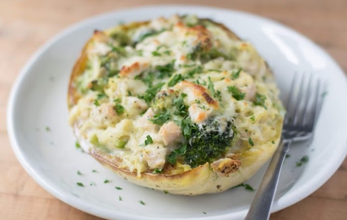 Chicken and Broccoli Stuffed Spaghetti Squash #healthy #dinner