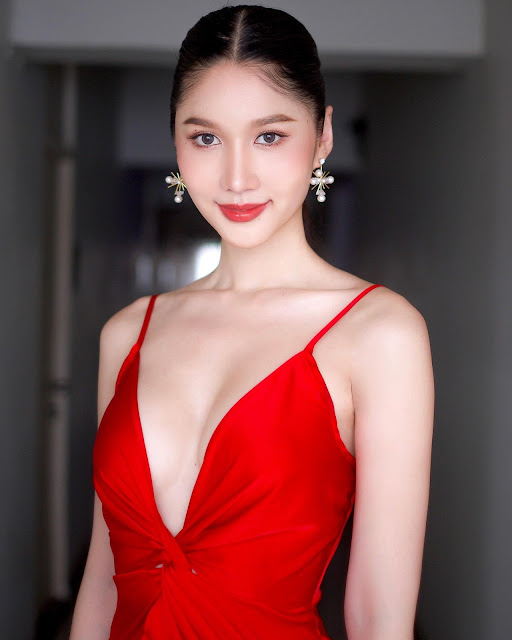 Chonchaya Sununta – Most Beautiful Thailand Transgender Women's Red Cocktail Dress