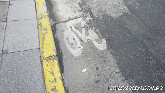 As ciclofaixas de Buenos Aires são inúteis