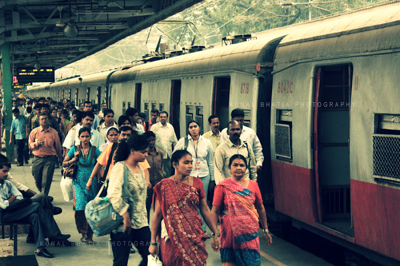 andheri railway station in mumbai by kunal bhatia photoblog train photos railways railway stations tracks rail bahn