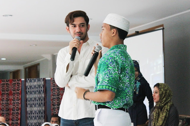 reza rahadian vivid argarini al azhar