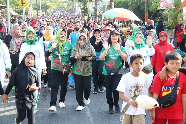Jalan Sehat diikuti oleh para ASN dan TP PKK Blora