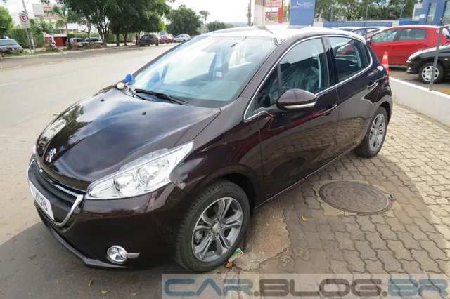 Peugeot 208 Griffe Automático 2015