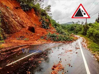 Landslide warning for two districts in Sri Lanka