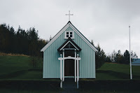 Church small Iceland - Photo by Ruslan Valeev on Unsplash