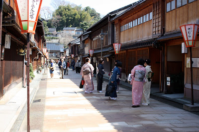 Higachi-Chaya Kanazawa Japan kimonos