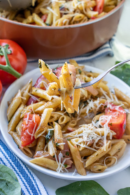 This copycat Pasta Fresca recipe from Noodles and Company is such an easy meal that's ready in less than 30 minutes! Add your favorite protein like chicken, shrimp or beef or keep it as a meatless vegetarian meal! Save money and make this restaurant favorite at home!