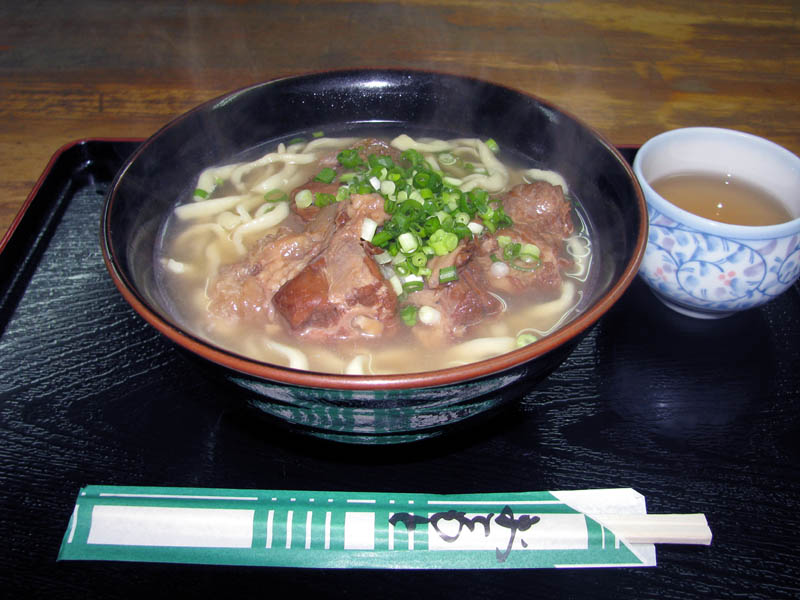つぼやのそば屋・なんこつソーキそば