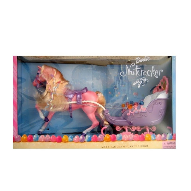 Barbie dans Casse-Noisettes : calèche attelée au cheval Pâte d'Amande.