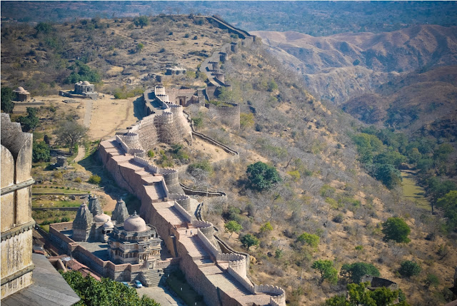 9-The_boundary_walls_of_Kumbhalgarh_fort