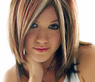 http://buletintokohdunia.blogspot.com/2013/10/profil-kelly-clarkson.html