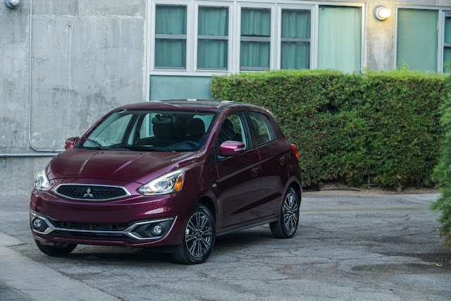 Front 3/4 view of 2017 Mitsubishi Mirage GT