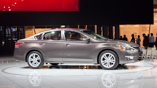 2013 nissan altima side