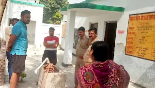 शिक्षा के मंदिर को चोरों ने बनाया निशाना | #NayaSaberaNetwork