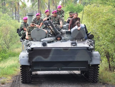 dunia militer etc: tank amfibi bmp-3f baru milik marinir tni