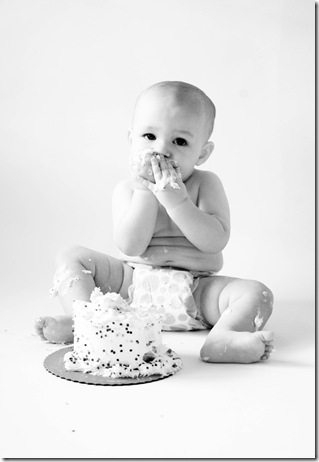 cake 5 black and white