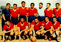 Club Atlético INDEPENDIENTE DE AVELLANEDA - Avellaneda, Buenos Aires, Argentina - Temporada 1944 - O. Sastre, Crucci, Barraza, Bello, Sanguinetti y Celestino Martínez; Maril, De la Mata, Erico, Pairoux y Paranza - 5º clasificado en el Campeonato de la 1ª División de Argentina