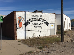 http://ghostsignsmpls.blogspot.com/2016/10/life-is-like-box-of-sausages.html