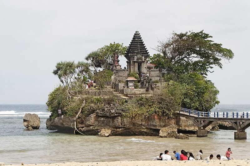 Pantai Balekambang Malang