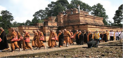  Berikut ini akan dijabarkan bahan tentang sejarah kerajaan sriwijaya Silsilah Raja-Raja Pendiri Kerajaan, Sistem Pemerintahan, Kehidupan Ekonomi Sosial dan Politik, Prasasti dan Candi Peninggalan, Letak dan Luas Wilayah Kekuasaan Kerajaan Maritim Sriwijaya