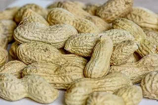 Kurang Hasilnya? Yuk Cobain 9 Cara Menanam Kacang Tanah Ini Semoga Berbuah Lebat