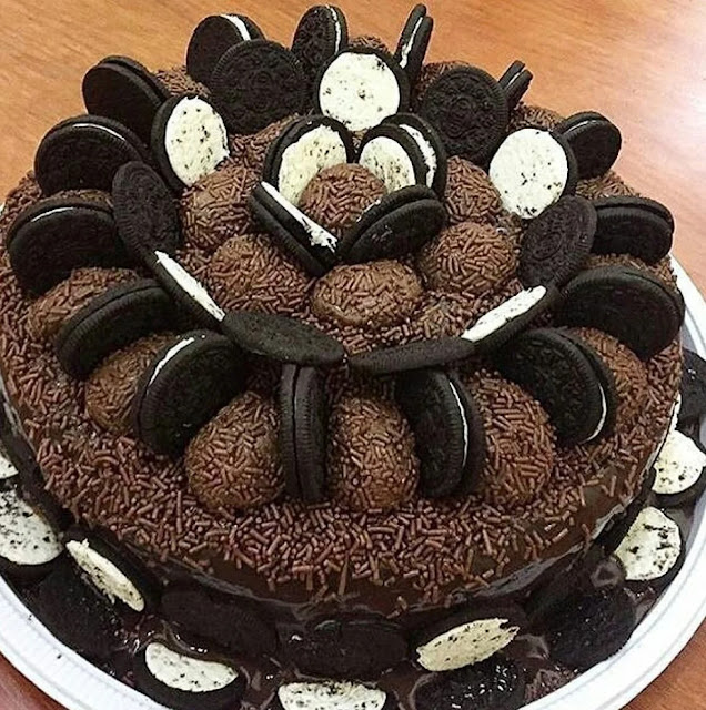 Easy Oreo Chocolate Cake at Home