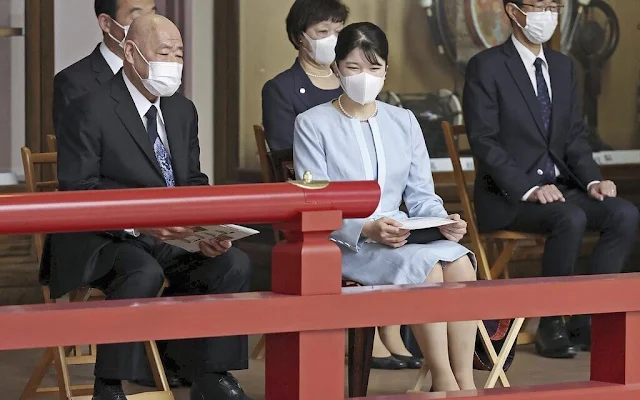 Princess Aiko wore a pale blue light blue jacket and skirt at Japanese Imperial Court Music and Dance event