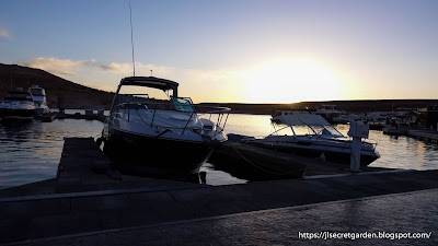 Page Antelope Point Marina village restaurant sunset  羚羊谷碼頭餐廳