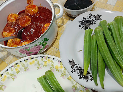 Bersahur Dengan Sambal Telur Memang Sedap