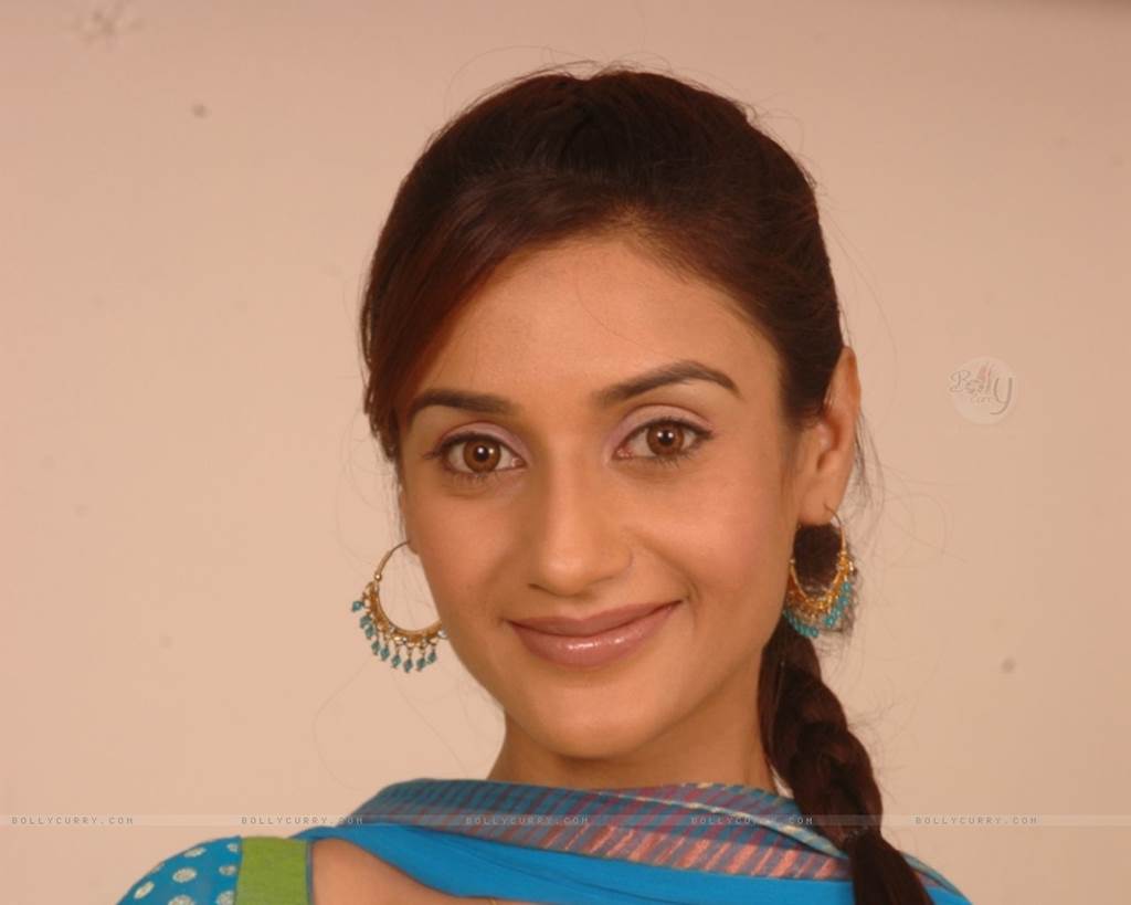 Hitler Didi Wallpapers - Rati Pandey